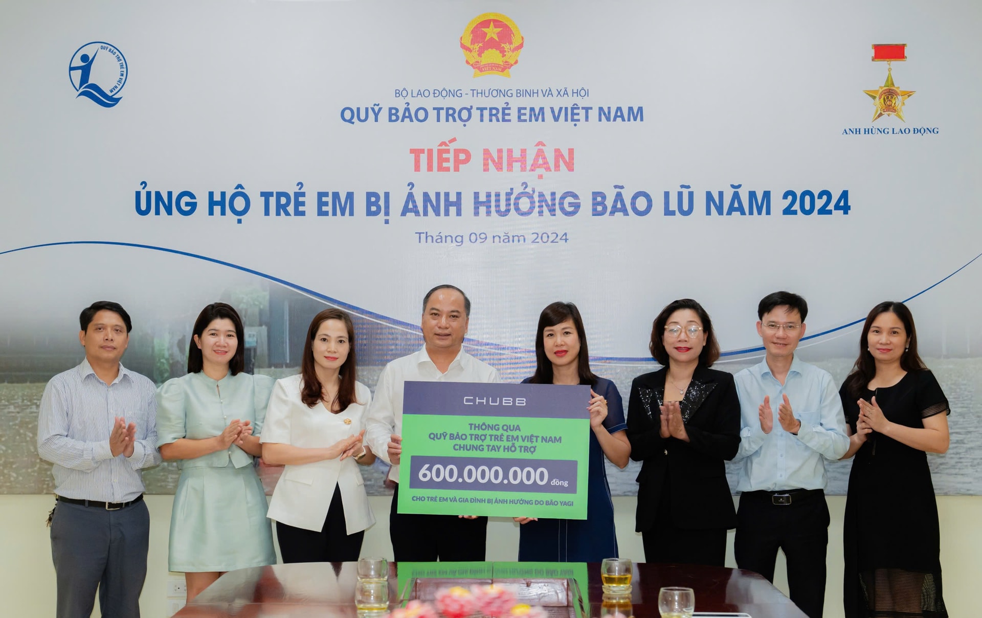 Chubb Life Việt Nam trao 600 triệu đồng hỗ trợ trẻ em và gia đình bị thiệt hại bởi cơn bão số 3